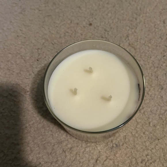 NEW Bath and Body Works Pumpkin Cupcake 3-Wick Candle - Picture 4 of 4